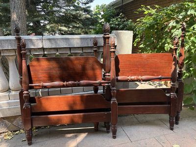 2 Sets of Twin Pineapple Bed Headboards & Footboards