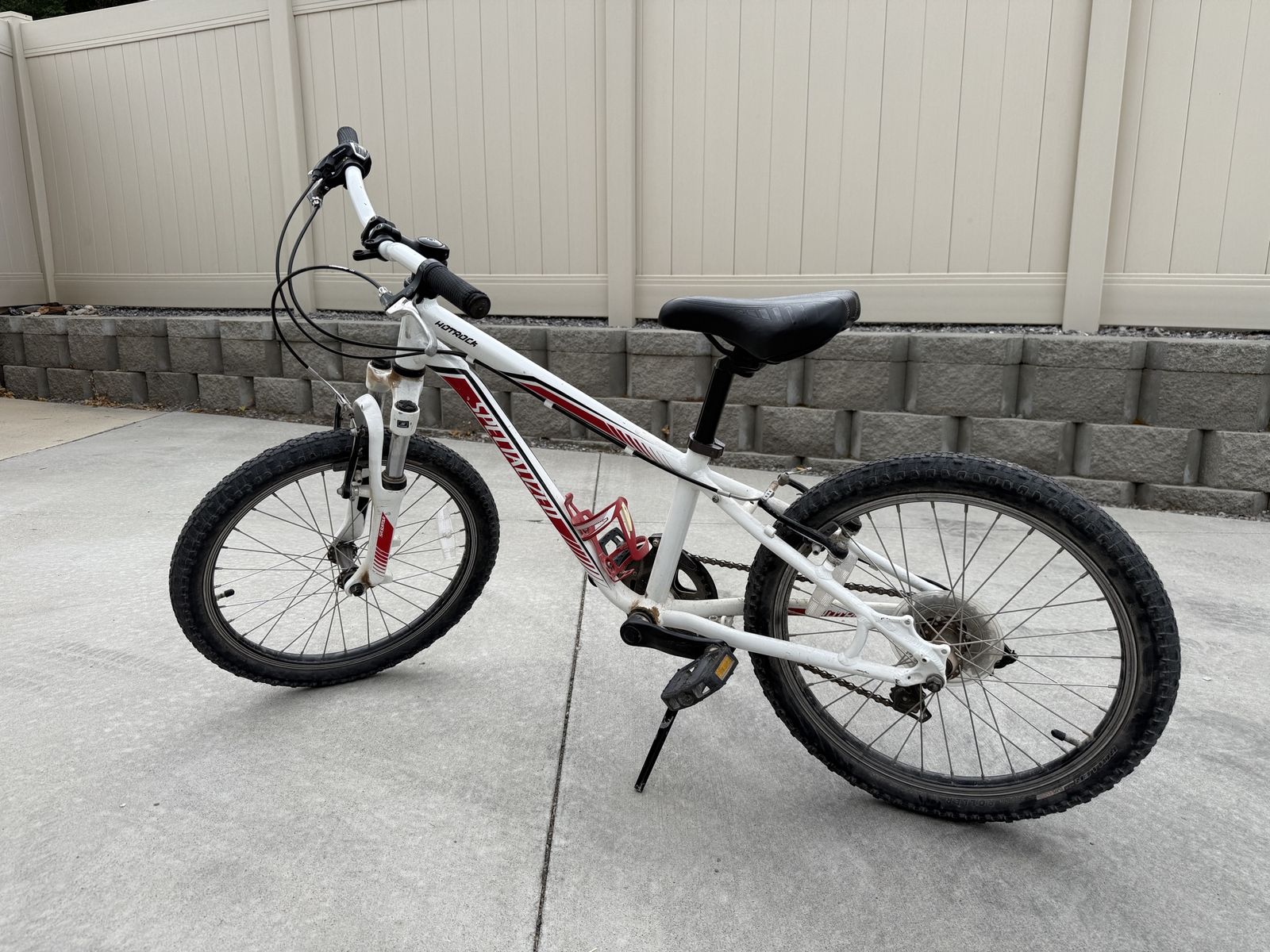 Specialized Hotrock Mountain Bike White Red Frame 