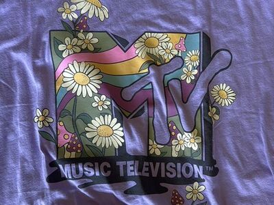 Womens GAP Graphic Tee size Medium