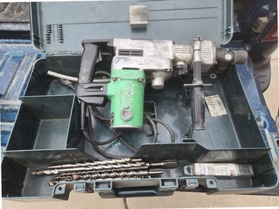 Hitachi DH38YE 1-1/2 Rotary Hammer Drill