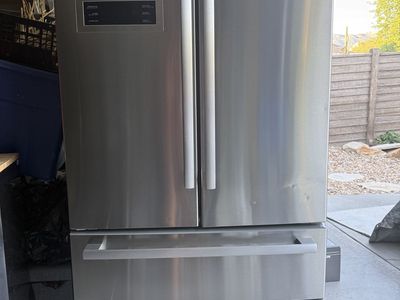 Bosch 800 Series Counter-Depth French Door Refrigerator, Stainless Steel, Ice Maker