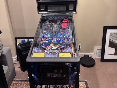 The Rolling Stones Stern Pinball Machine - Excellent Condition, Band Themed, Home Use Only