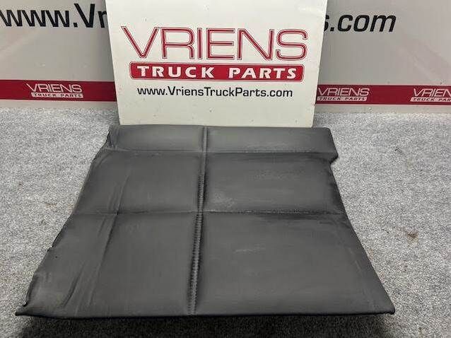 Used Kenworth Right Forward Sleeper Lining, Part # U89-1714-4100901