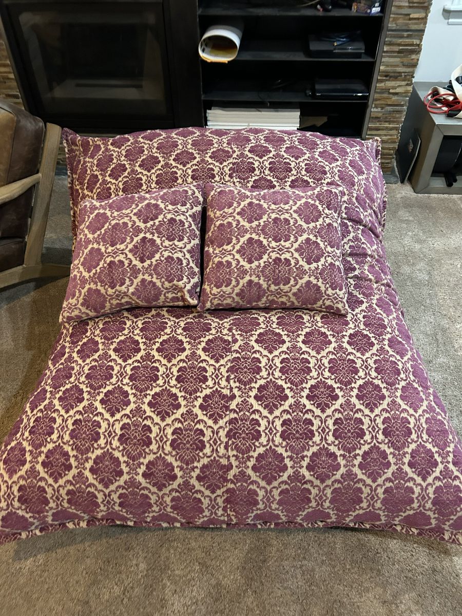 Lovesac W/ Frame