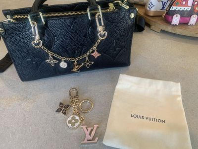 LV purse Chain & charm/keychain set purse not included
