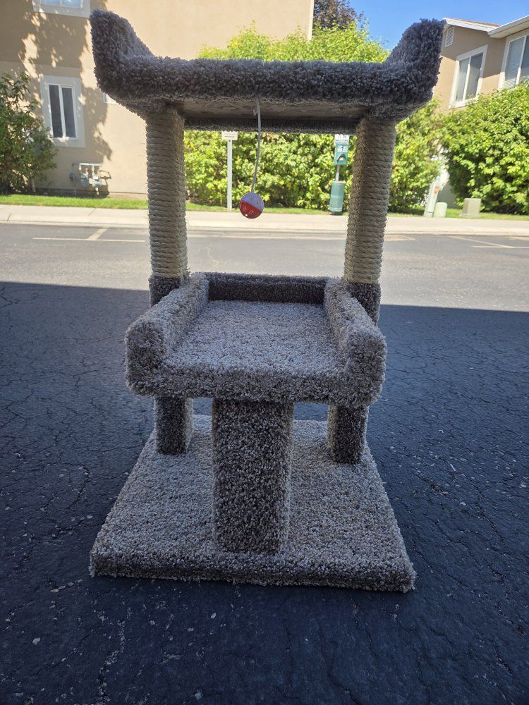 Carpeted Multi-Level Cat Tree Tower with Scratching Posts