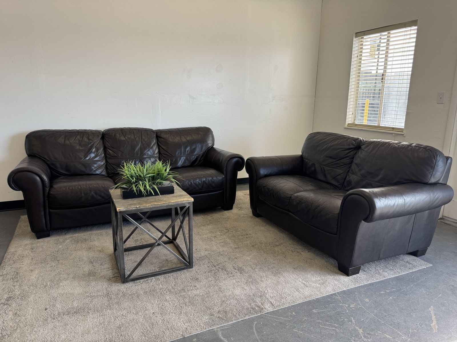 BROWN LEATHER SOFA COUCH & LOVESEAT SET