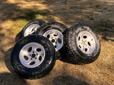 2000 Ford Explorer Wheels tires