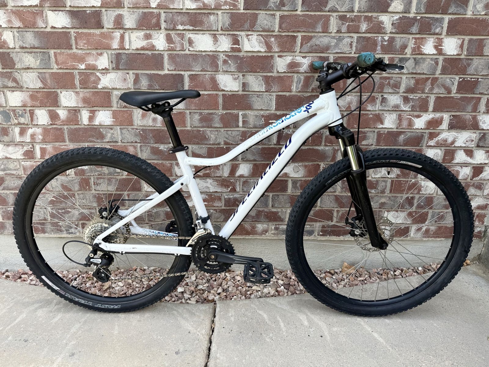 2016 Small Specialized Jynx 27.5 Mountain Bike