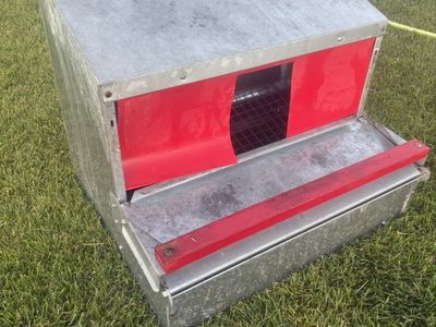 Hen Gear Nesting Box
