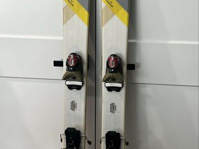 WNDR Vital 98 Skis - 171cm with Look Bindings