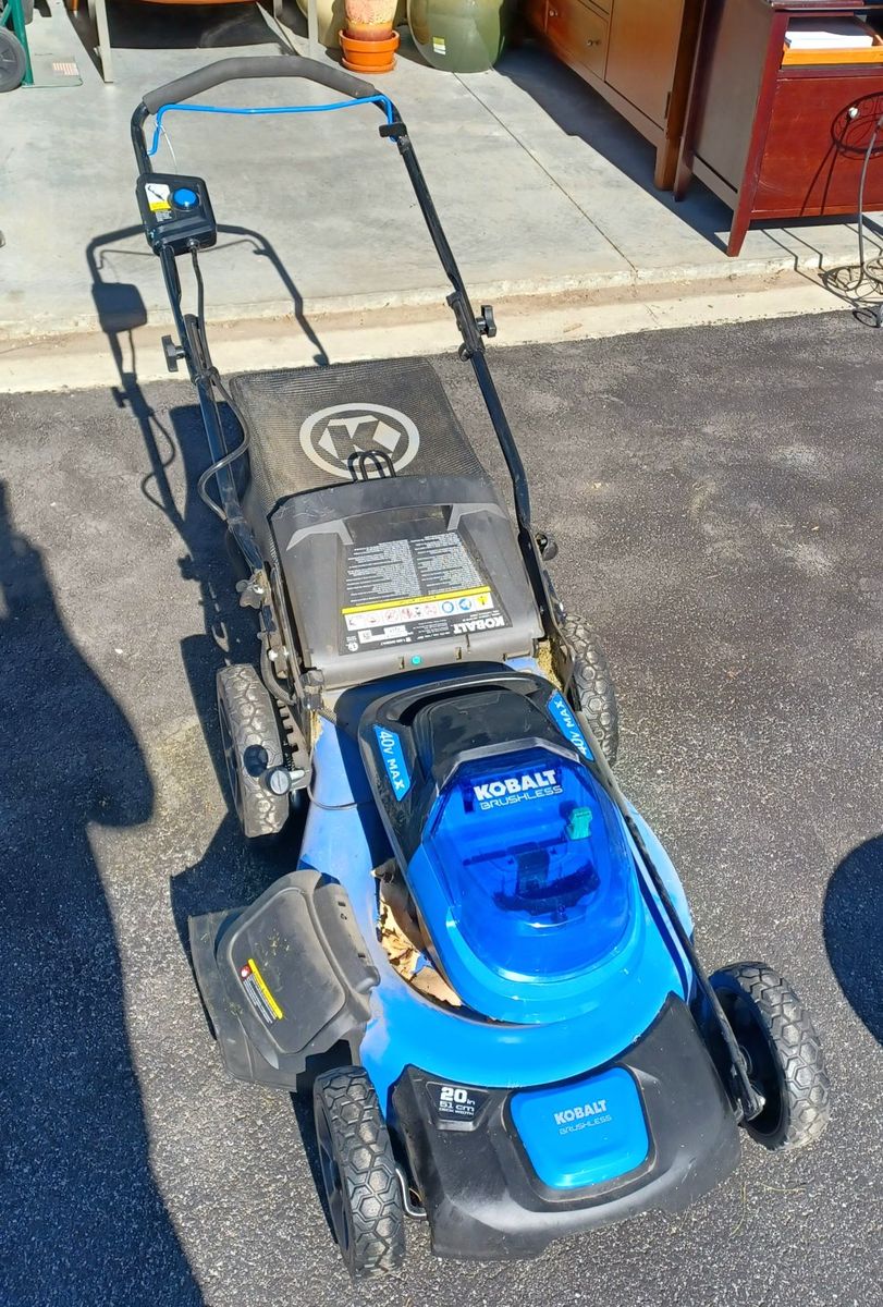 Kobalt 40V Max Brushless 20-inch Cordless Electric Lawn Mower with Bag
