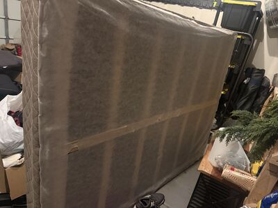 Queen sized box spring $75
