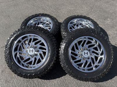 New Chrome Hostile H116 LT285/60r20 RT Chevy GMC 8