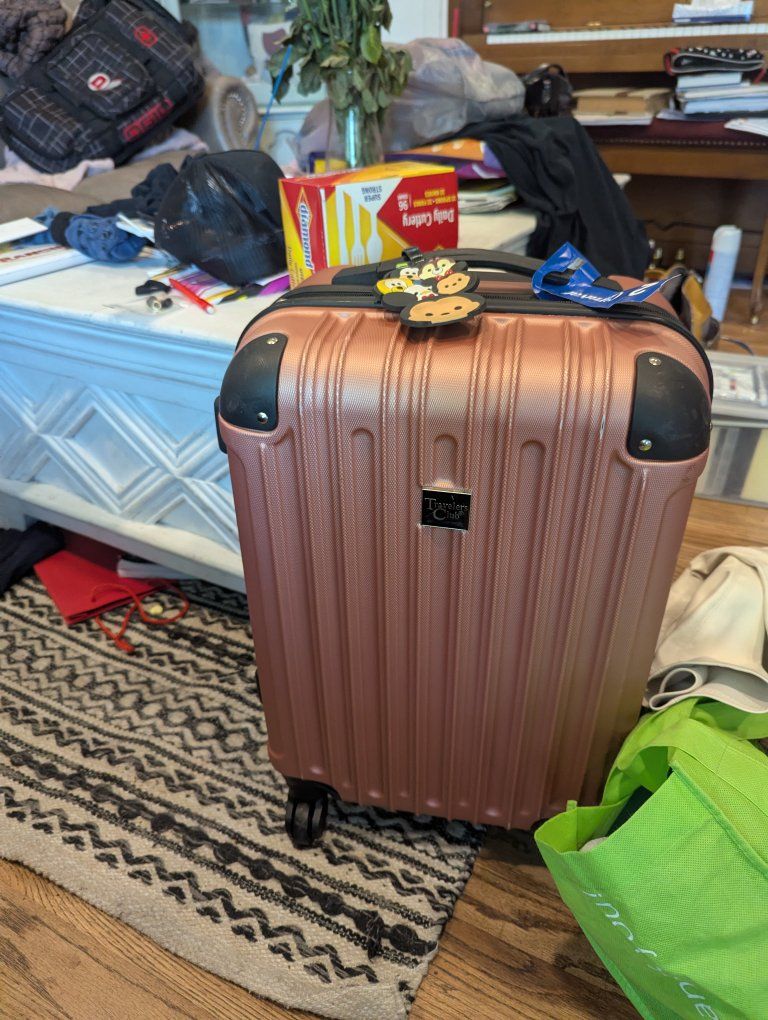 20 in carry on luggage Travelers Club Midtown hard