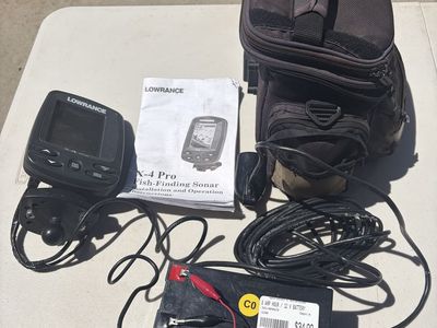 2 Lowrance Fishfinders
