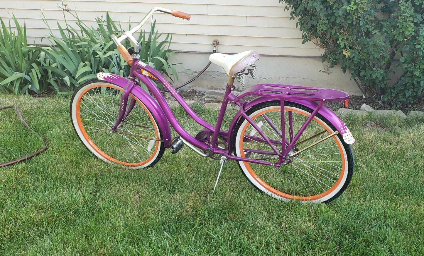 Schwinn Girls or Small Woman's Pink Cruiser