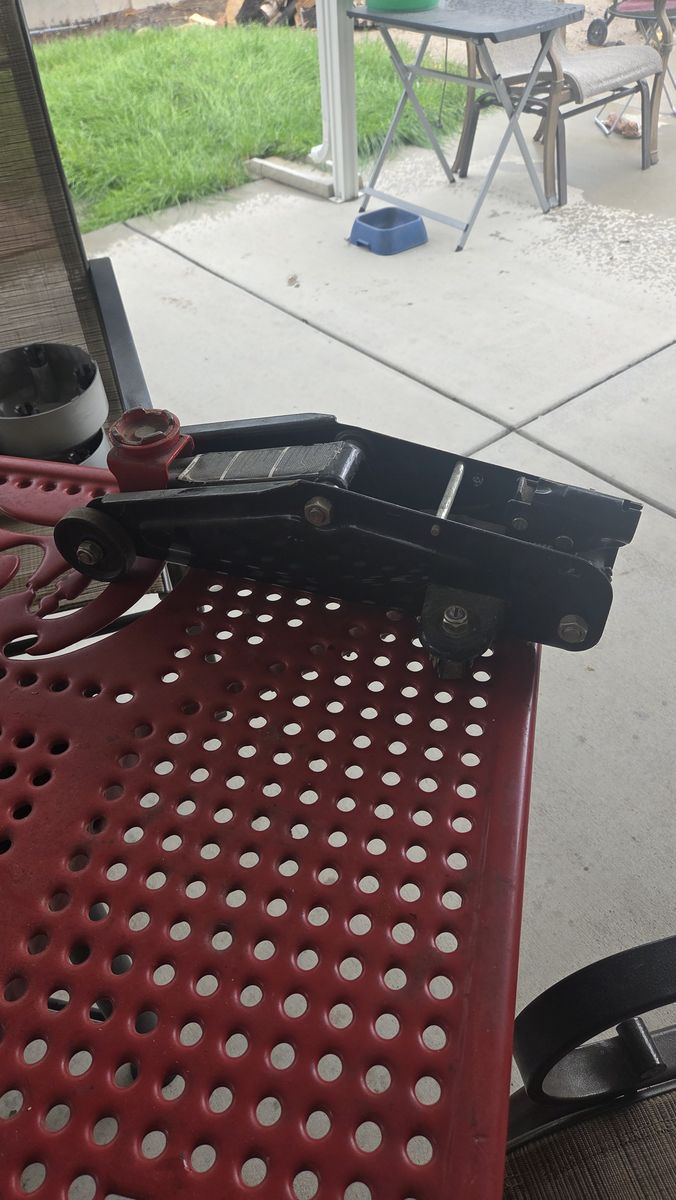 Car hydraulic floor jack
