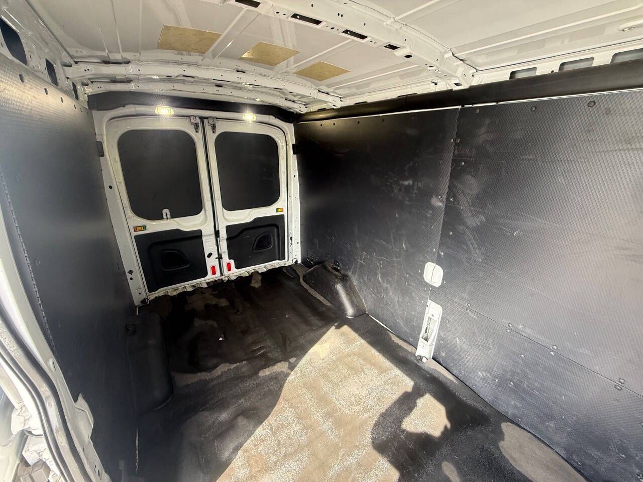 Main image 12