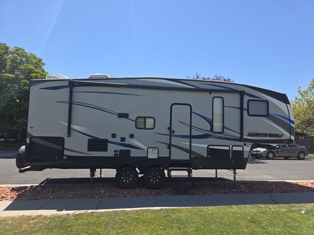 Cherokee Arctic wolf limited