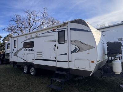 2010 Keystone OUTBACK Super-Lite 250RS w/Artic Barrier!!