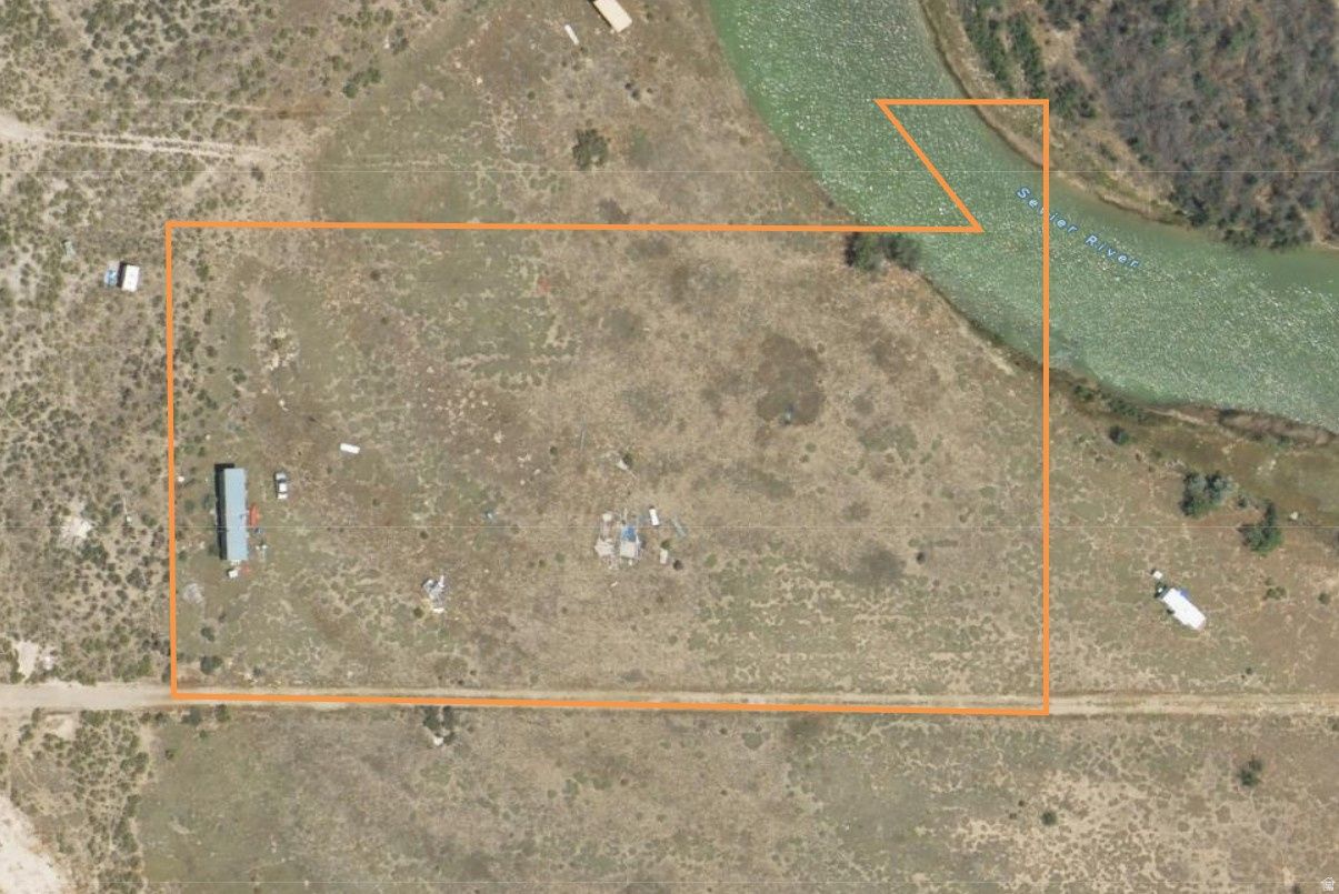 Main image 6