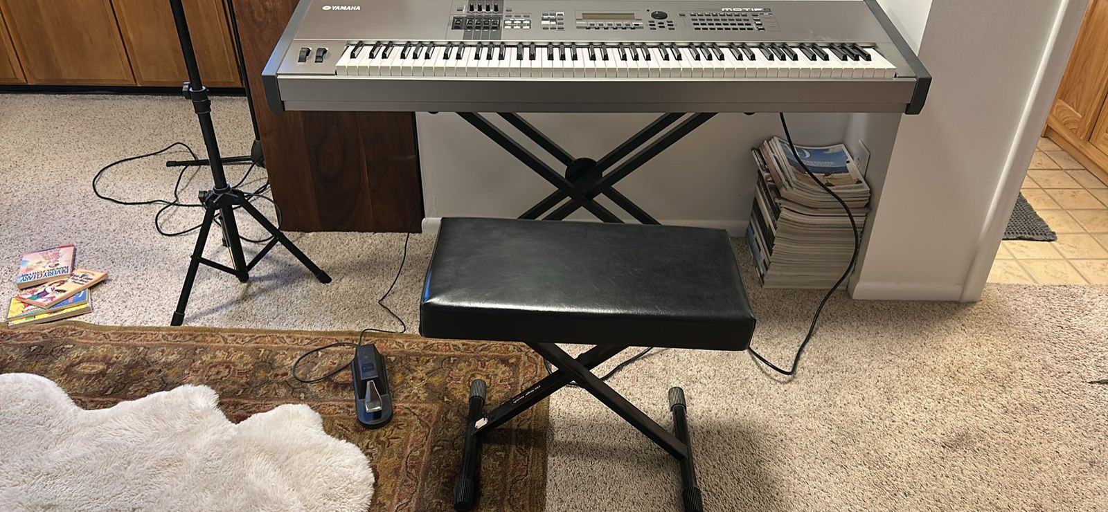 Yamaha Motif 8 88-Key Synthesizer Workstation Keyboard with Stand, Bench, and Pedal