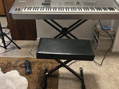 Yamaha Motif 8 88-Key Synthesizer Workstation Keyboard with Stand, Bench, and Pedal