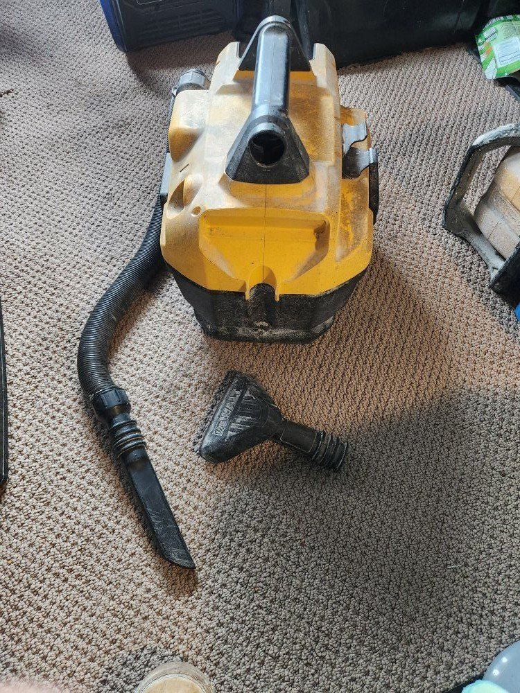 Dewalt 20 volt portable vacuum.