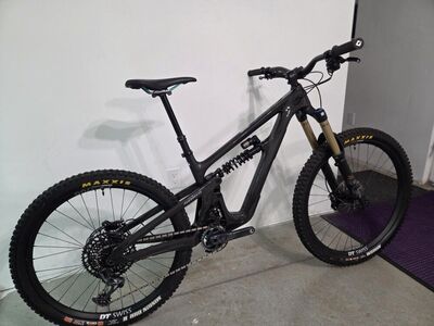 2025 Yeti SB 165
