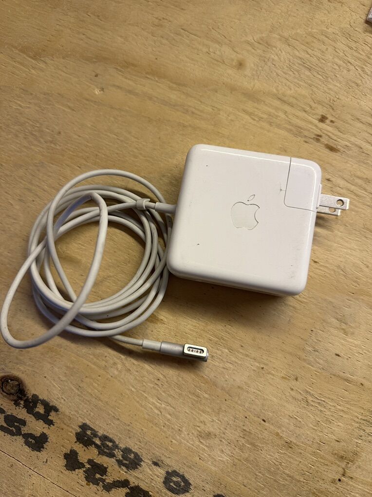 Genuine Apple MacBook 60w Magsafe Power Adaptor
