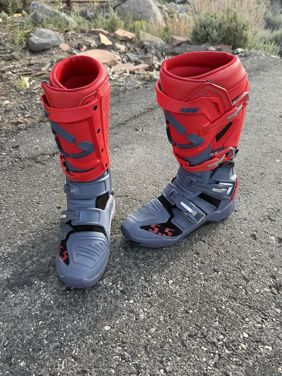 Leatt 5.5 motocross boot sz 8