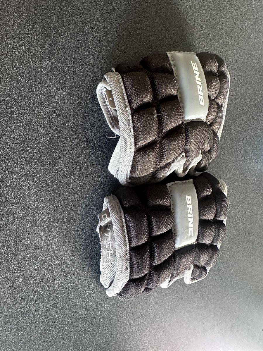 Brine clutch lacrosse elbow pads