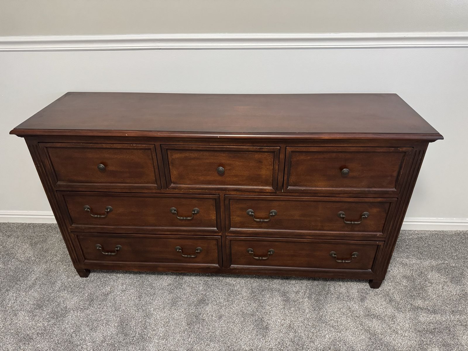 Dark Wood 7-Drawer Dresser - Spacious Storage for Bedroom Furniture