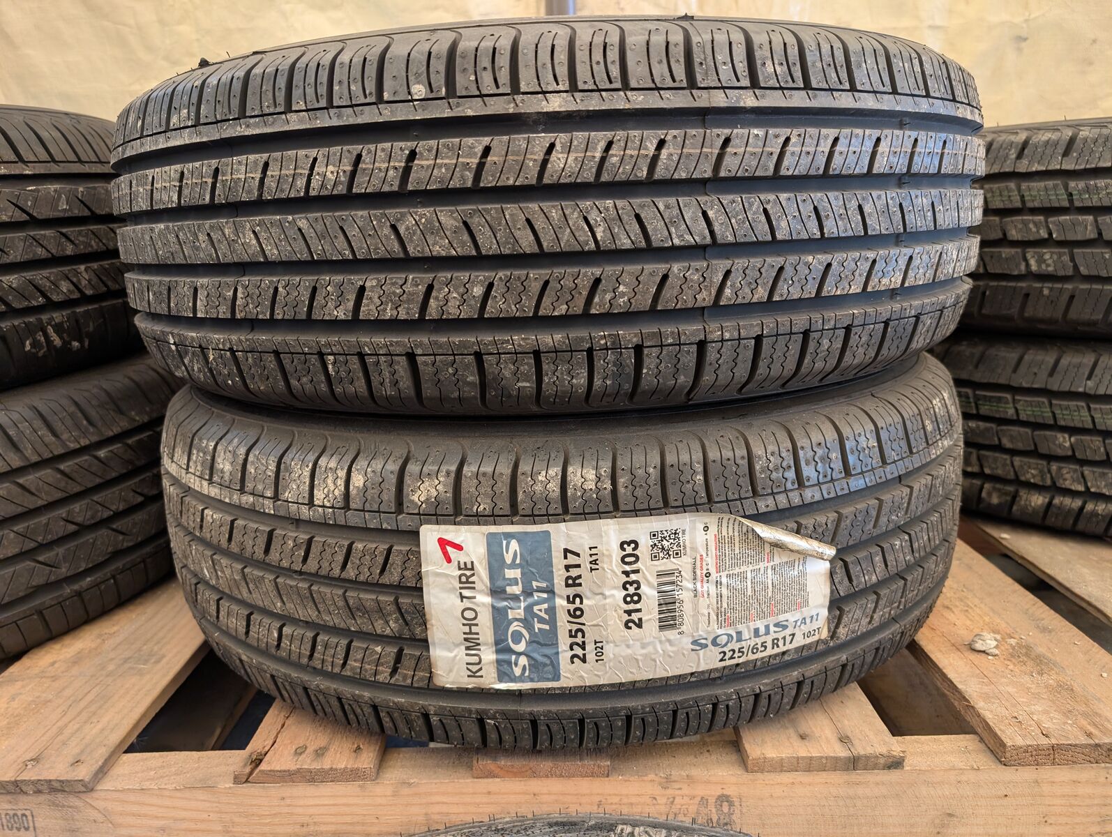 Pair Of New Kumho Solus - 225-65-17