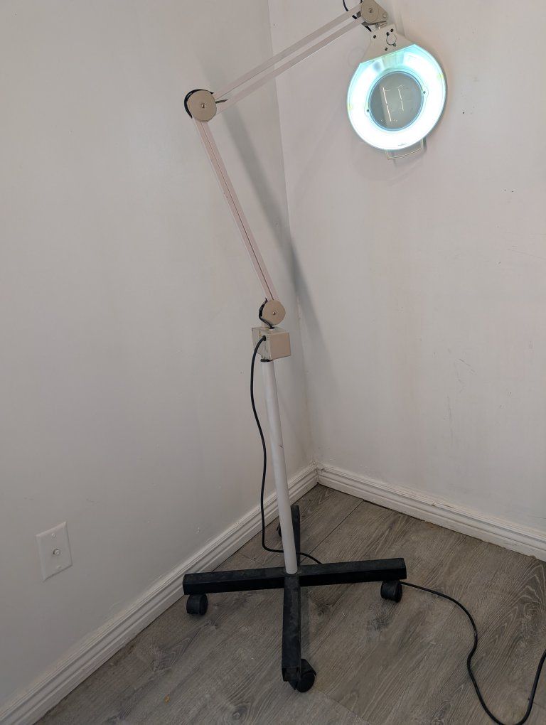 Professional Rolling Magnifying Floor Lamp with Light