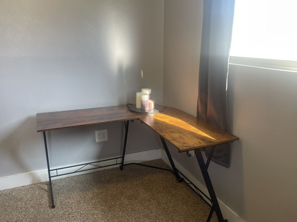 Corner Desk & Chair