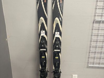 Used 2026 Salomon QST 94 Skis w/ Salomon NR Strive 11 GW Binding- 172cm