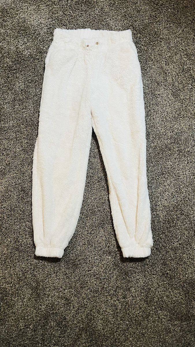 WhitE Fuzzy Pants Size S