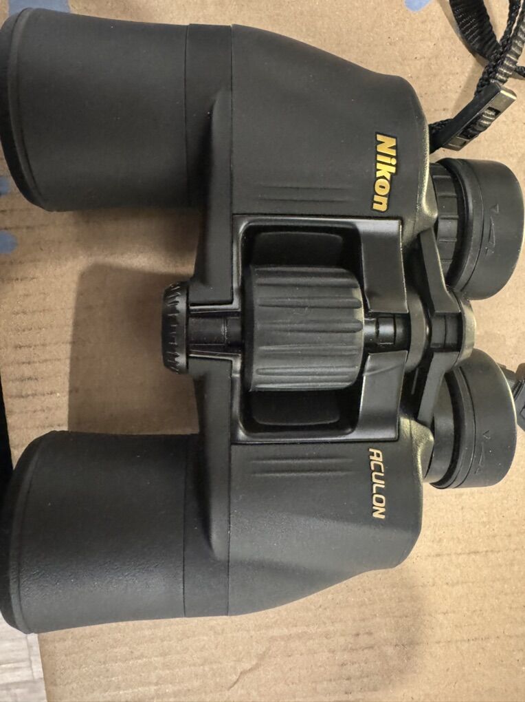Nikon Aculon 10x42