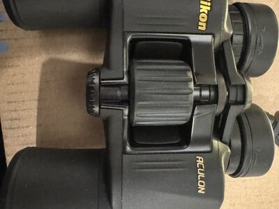 Nikon Aculon 10x42