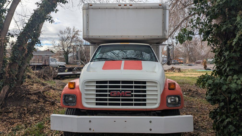 running U haul truck
