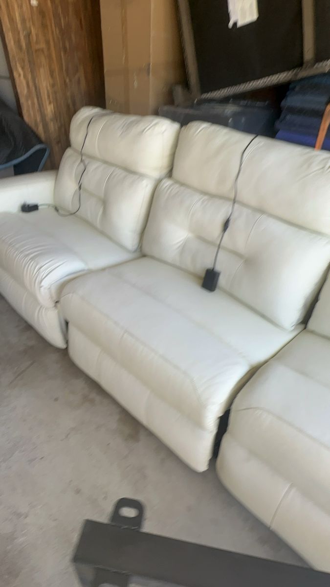 White Leather Reclining Sofa Couch - Good Condition 3-Seat Recliner