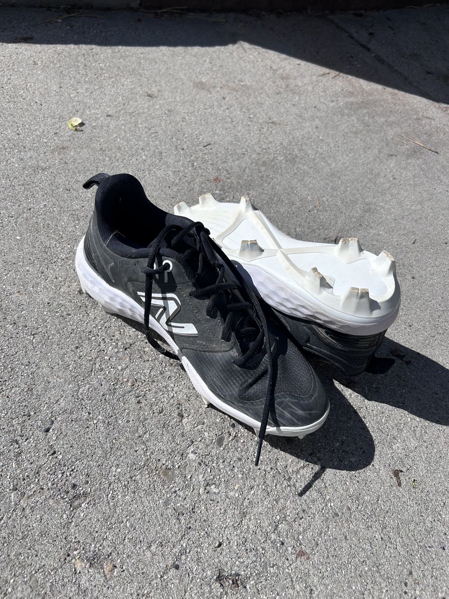 New Balance Women's Softball cleats 9.5