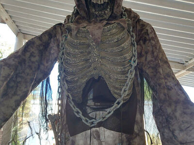 HALLOWEEN PROPS NEW AND VINTAGE USED
