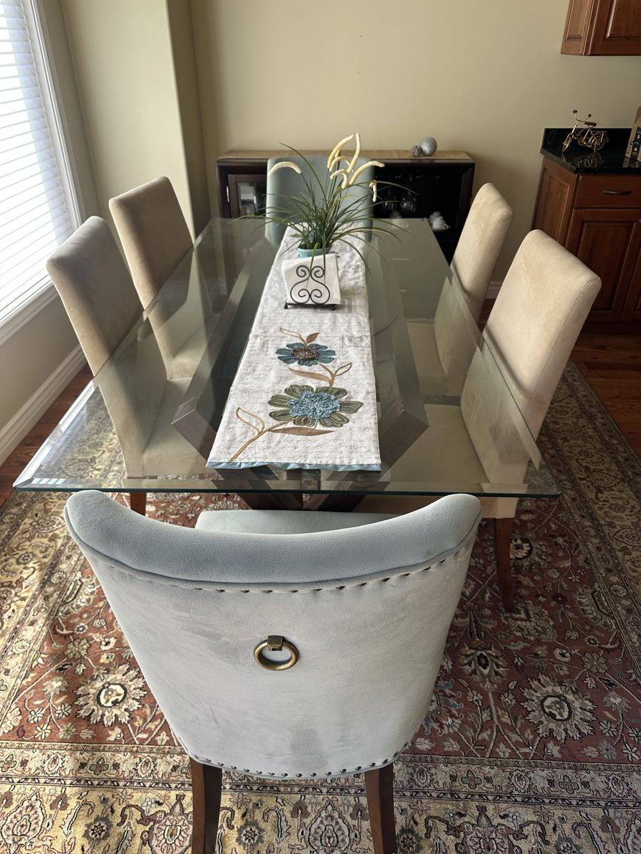 Dining Table (Pier1) + 2 chairs (Pier1) + 4 chairs