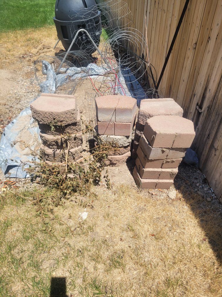 Used Concrete Edging Pavers/Retaining Wall Blocks - 30+ Pieces, Hexagon/Octagon Shape