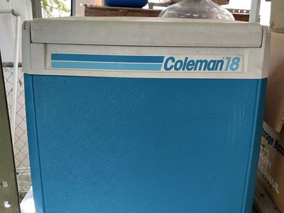 Vintage Coleman 18 Blue and White Hard Cooler Ice Chest with Top Handle