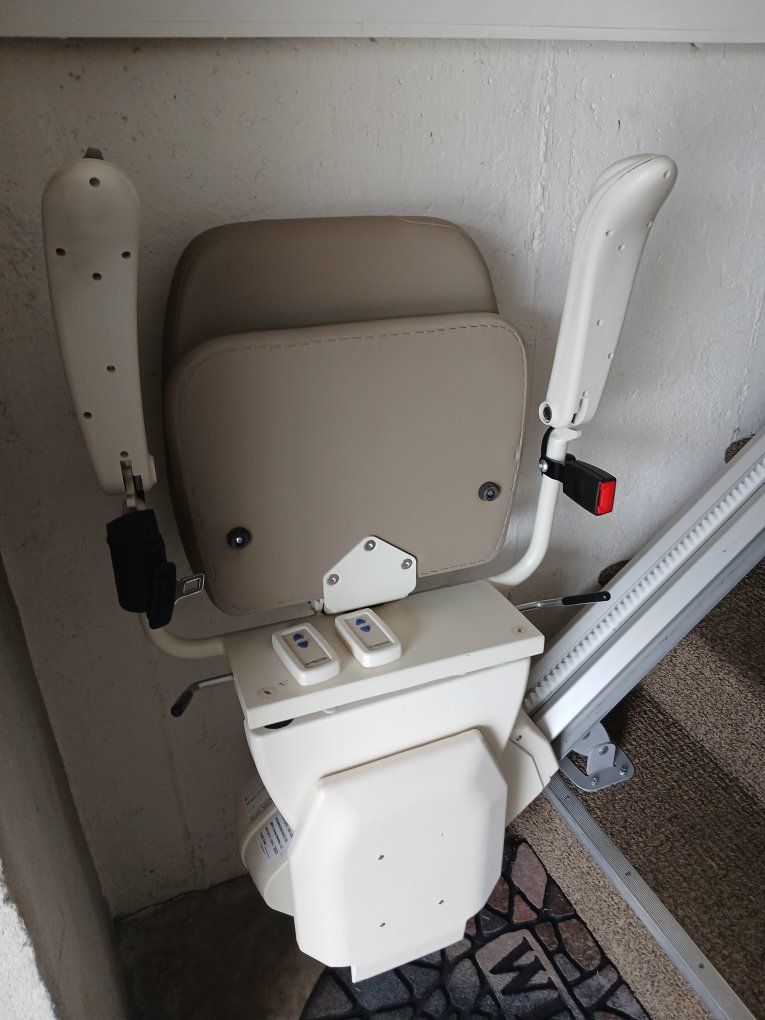 Harmar Pinnacle SL600/SL600FR Straight Stair Lift - Mobility Aid with Owner's Manual