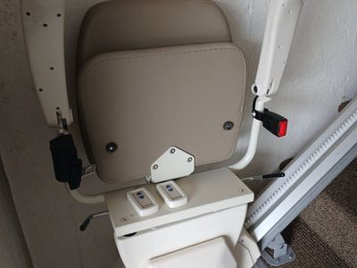 Harmar Pinnacle SL600/SL600FR Straight Stair Lift - Mobility Aid with Owner's Manual